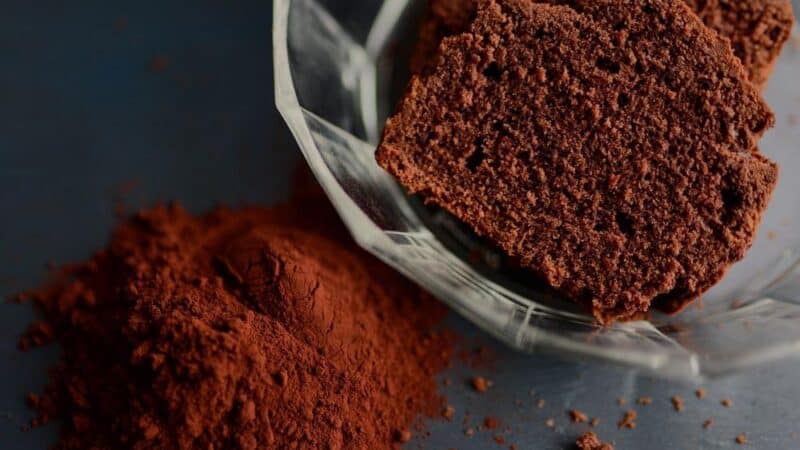 Kakao Zamiast Mąki? Odkryj Wpływ Proszku Kakaowego na Strukturę Ciast Bezglutenowych!